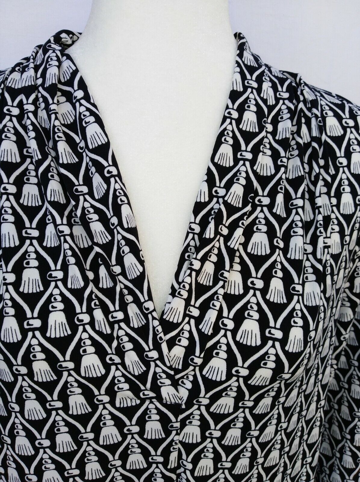 Charter Club Women's Printed V-Neck Top Blouse Black Size Medium
