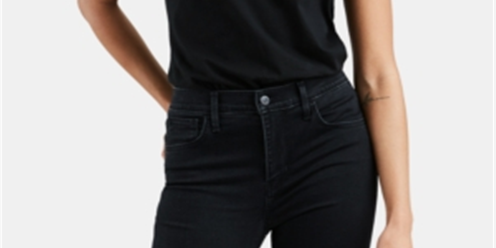 Levi's Women's Tee Shirts New 'New York' Batwing Logo Perfect Crewneck Tee Black Size M