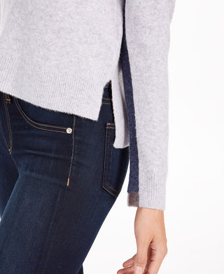 Calvin Klein Women's  Jeans V-Neck Chevron Sweater Blue Size S