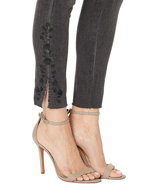 Levi's Women's 711 Skinny Ankle Jeans Black Size 28W