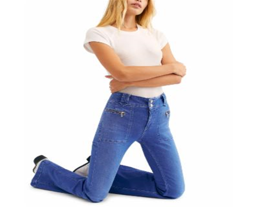 Free People Women's Zippered Pocketed Flare Jeans Blue Size 29