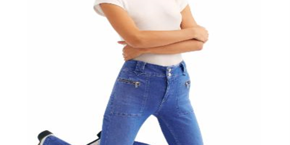 Free People Women's Zippered Pocketed Flare Jeans Blue Size 29