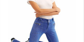 Free People Women's Zippered Pocketed Flare Jeans Blue Size 29