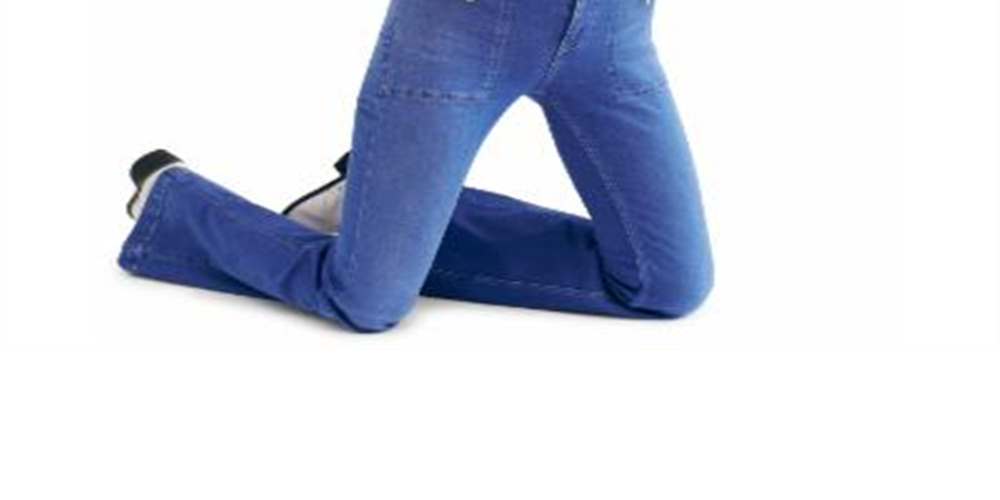 Free People Women's Zippered Pocketed Flare Jeans Blue Size 29