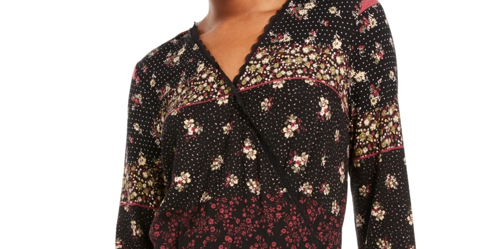 American Rag Junior's V Neck Printed Top Black Size XX-Small