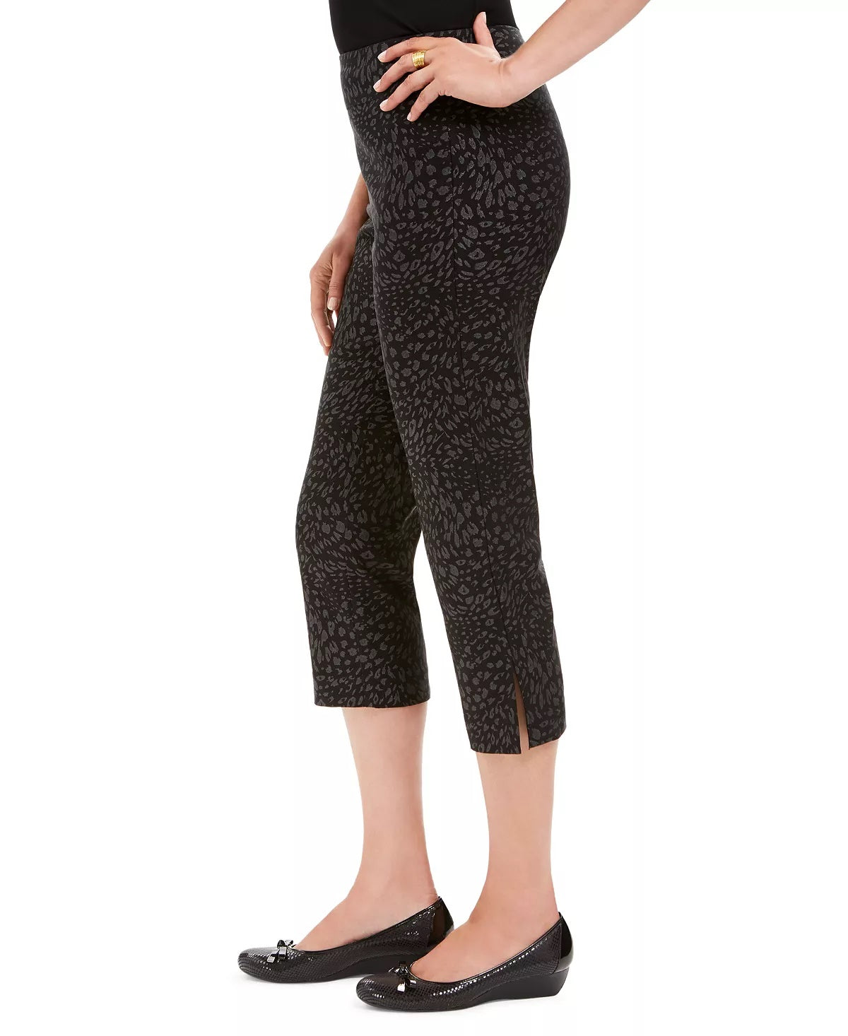 JM Collection Women's Printed Tummy-Control Capris Black Size Small