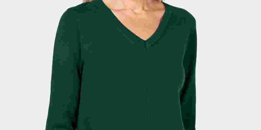 Karen Scott Women's V-Neck Pullover Sweater  Green Size Medium