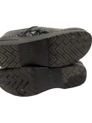 Dansko - WOMEN'S PROFESSIONAL CLOG