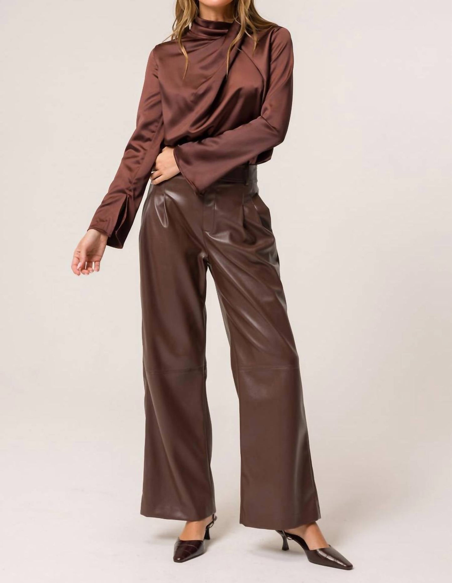 Line And Dot - Dalton Top