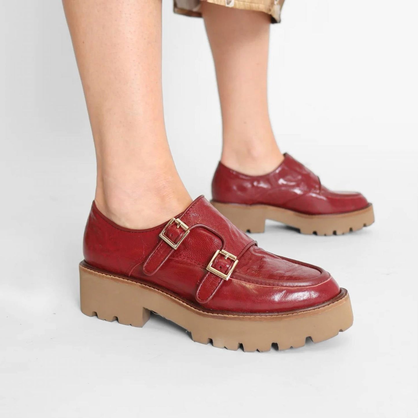 All Black - Women's Wide Pelt Lugg Loafers