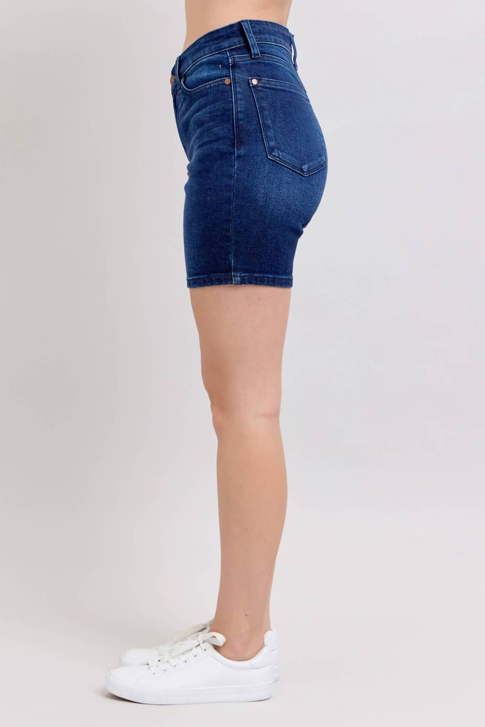 Judy Blue - V-front Bermuda Shorts