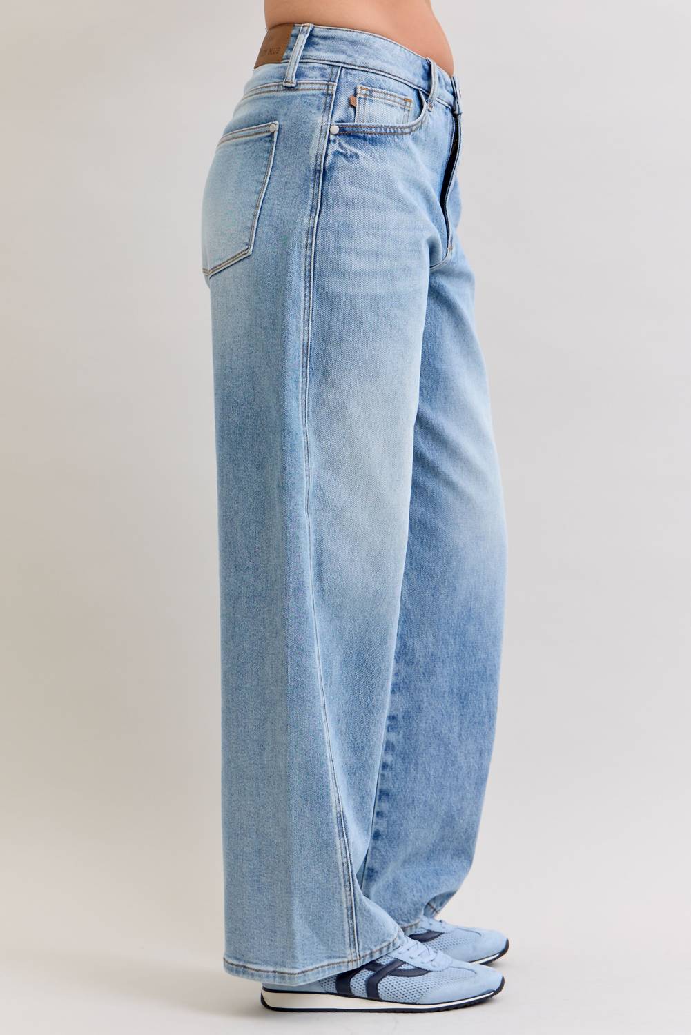 Judy Blue - Wilhemina Rigid Magic Twisted Side Seam Jeans
