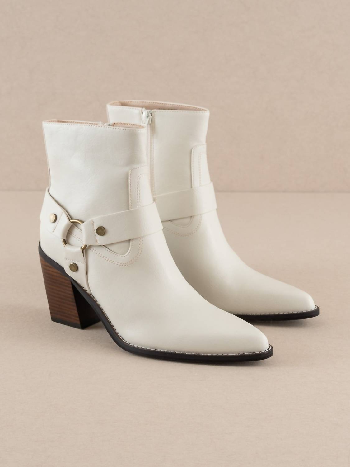 Oasis Society - Women's Jackson Pointed Toe Booties