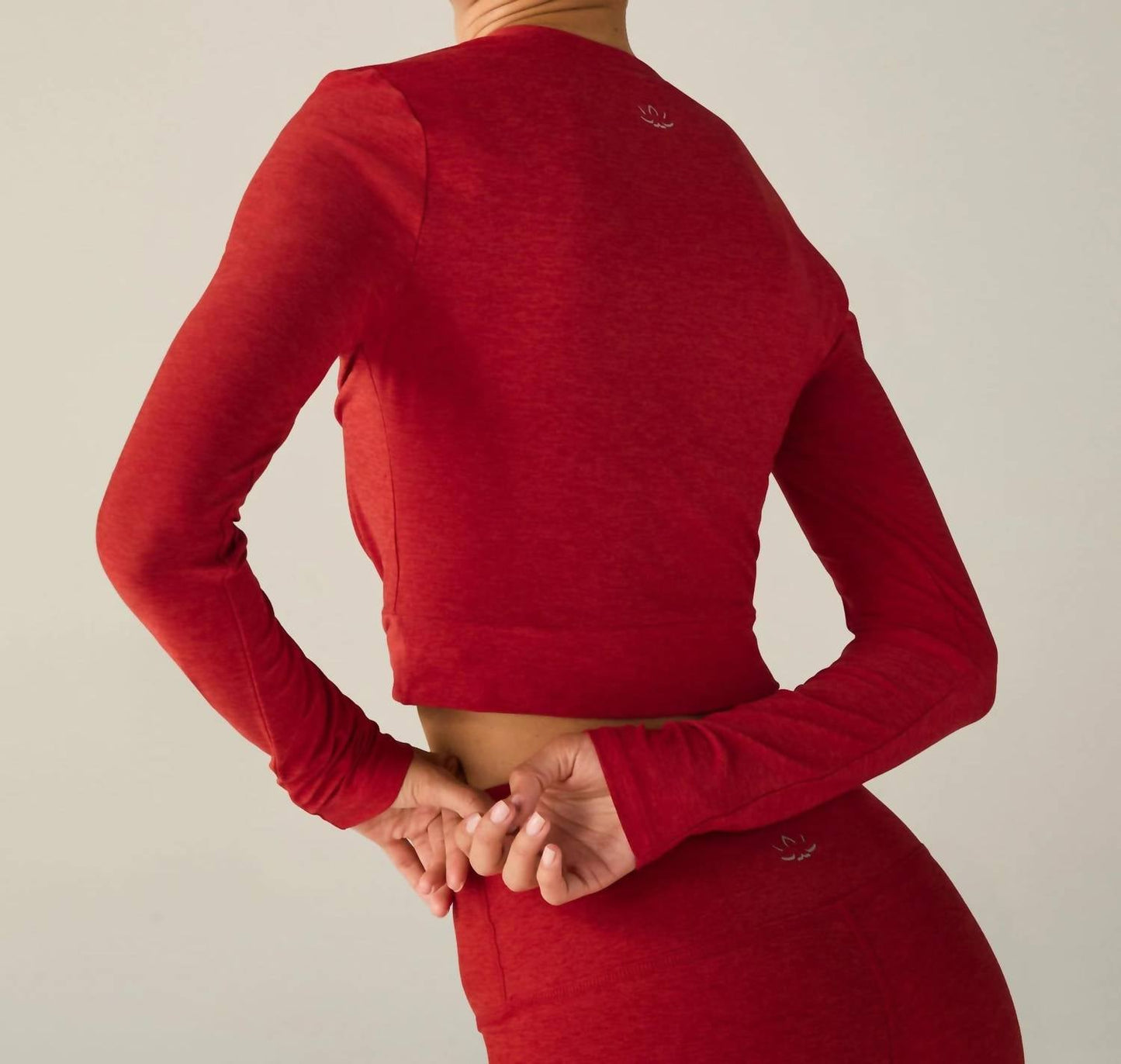 Beyond Yoga - Featherweight Center Stage Cropped Long Sleeve Pullover