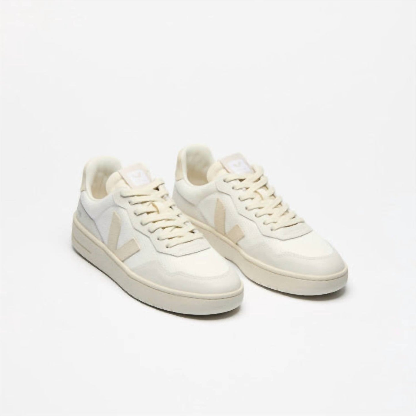 Veja - Women's V-90 Mesh Sneaker