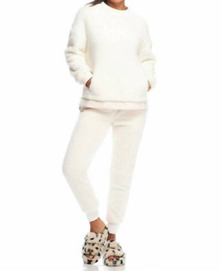 Donna Salyers - Fabulous Fur Cozy Loungewear Set
