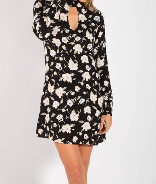 Elan - Dress with Keyhole