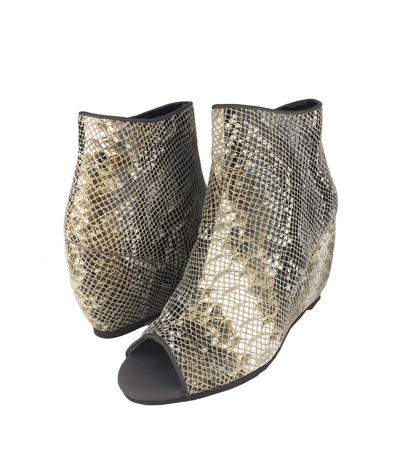 Naughty Monkey - Women's Kuda Wedge