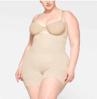 Skims - Plus Seamless Sculpt Open Bust Shortie Bodysuit