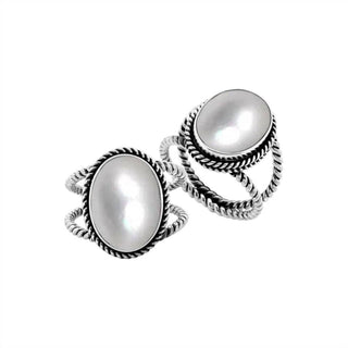 Bali - Women's Oval Rope Edge Mother Of Pearl Ring