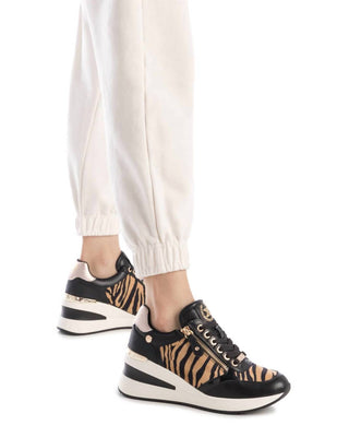 Xti - Women's 144378 Round Toe Sneakers
