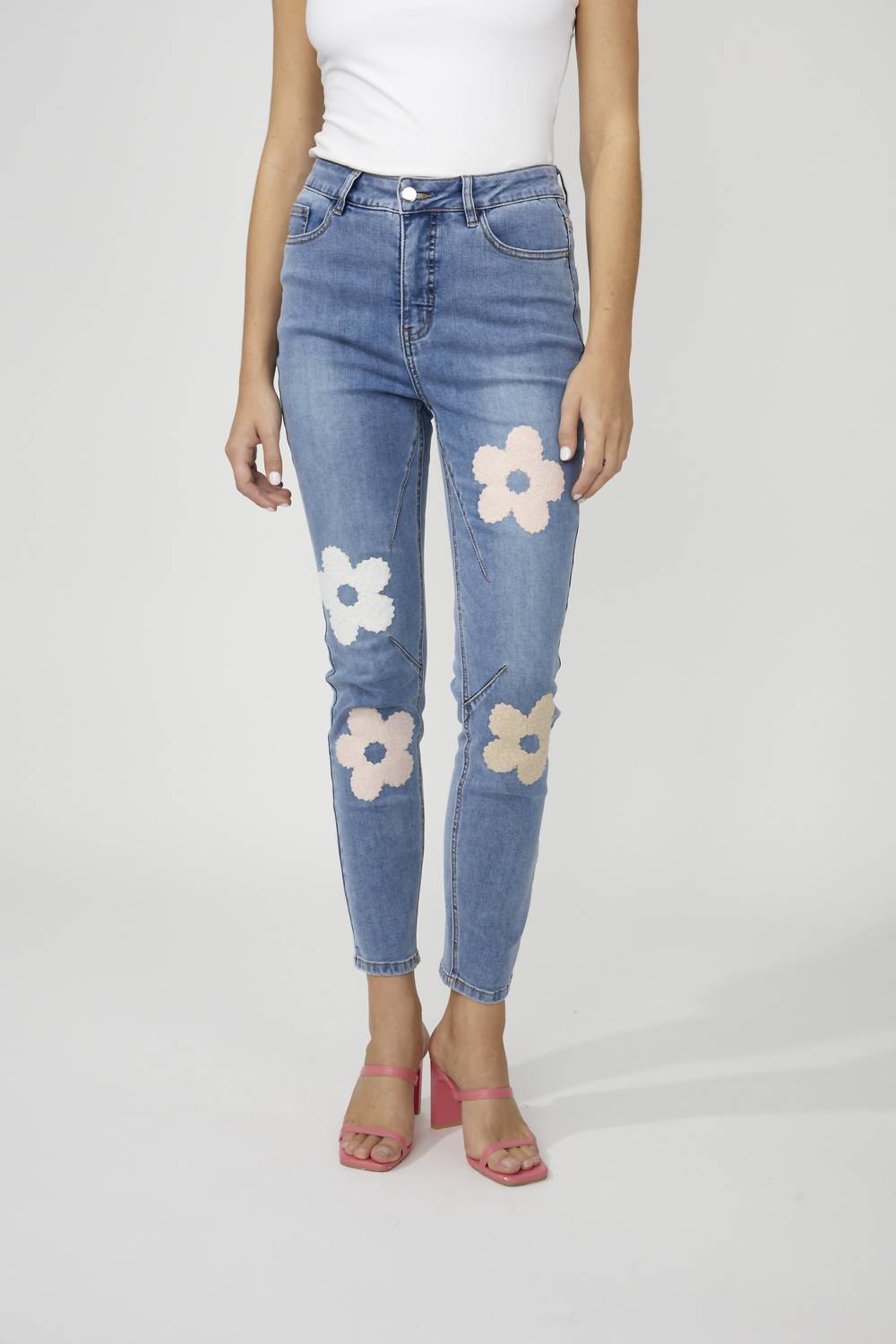 Frank Lyman - Floral Embroidered Skinny Jeans