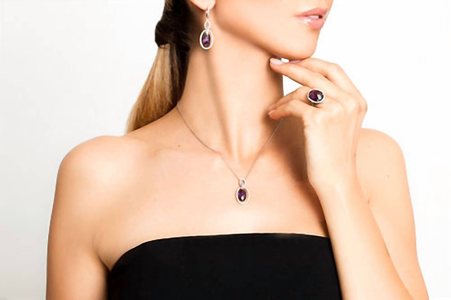 Avenue Chic - Women's Amethyst Dangle Set