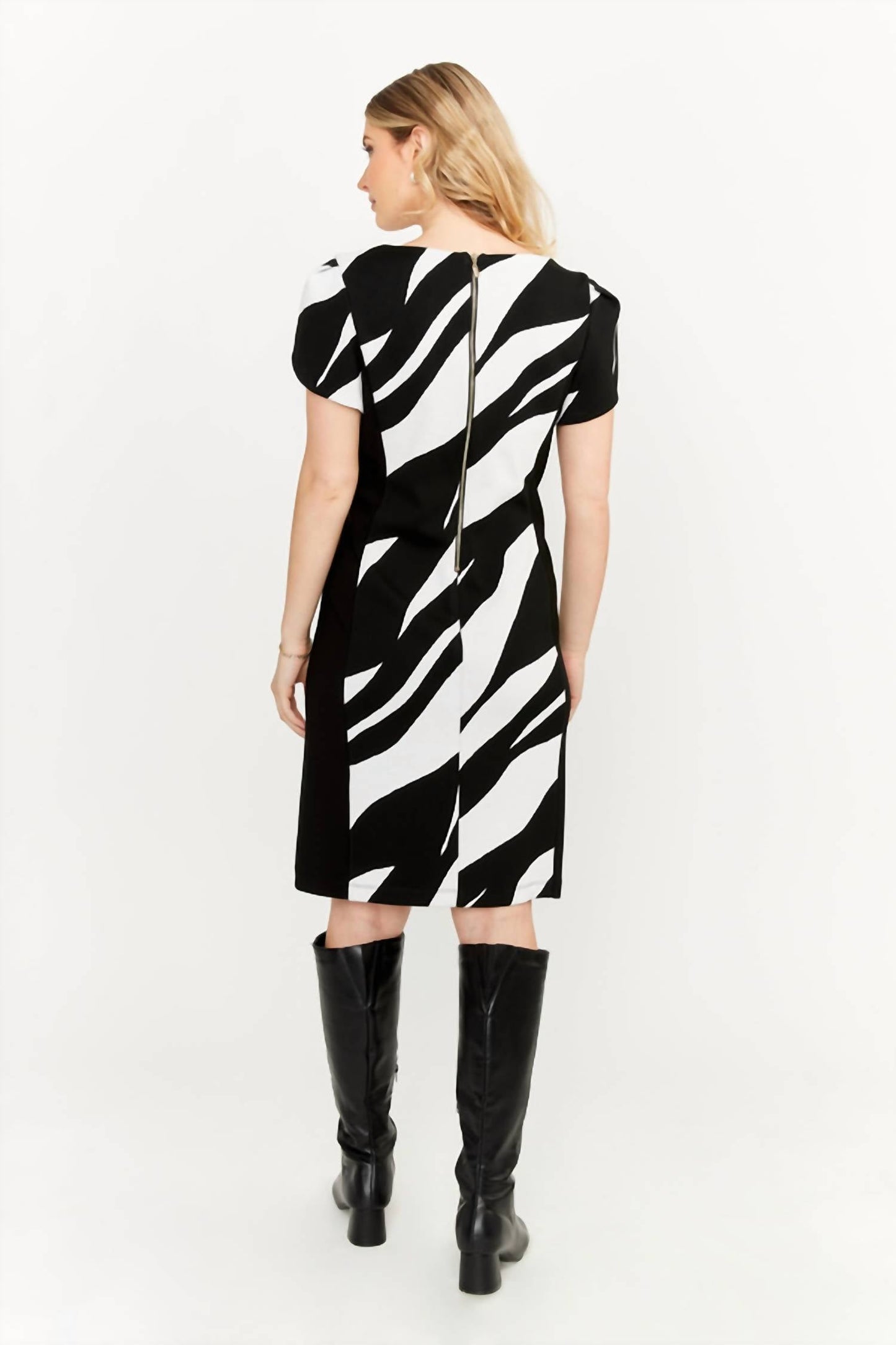 Frank Lyman - Abstract Zebra Print Dress