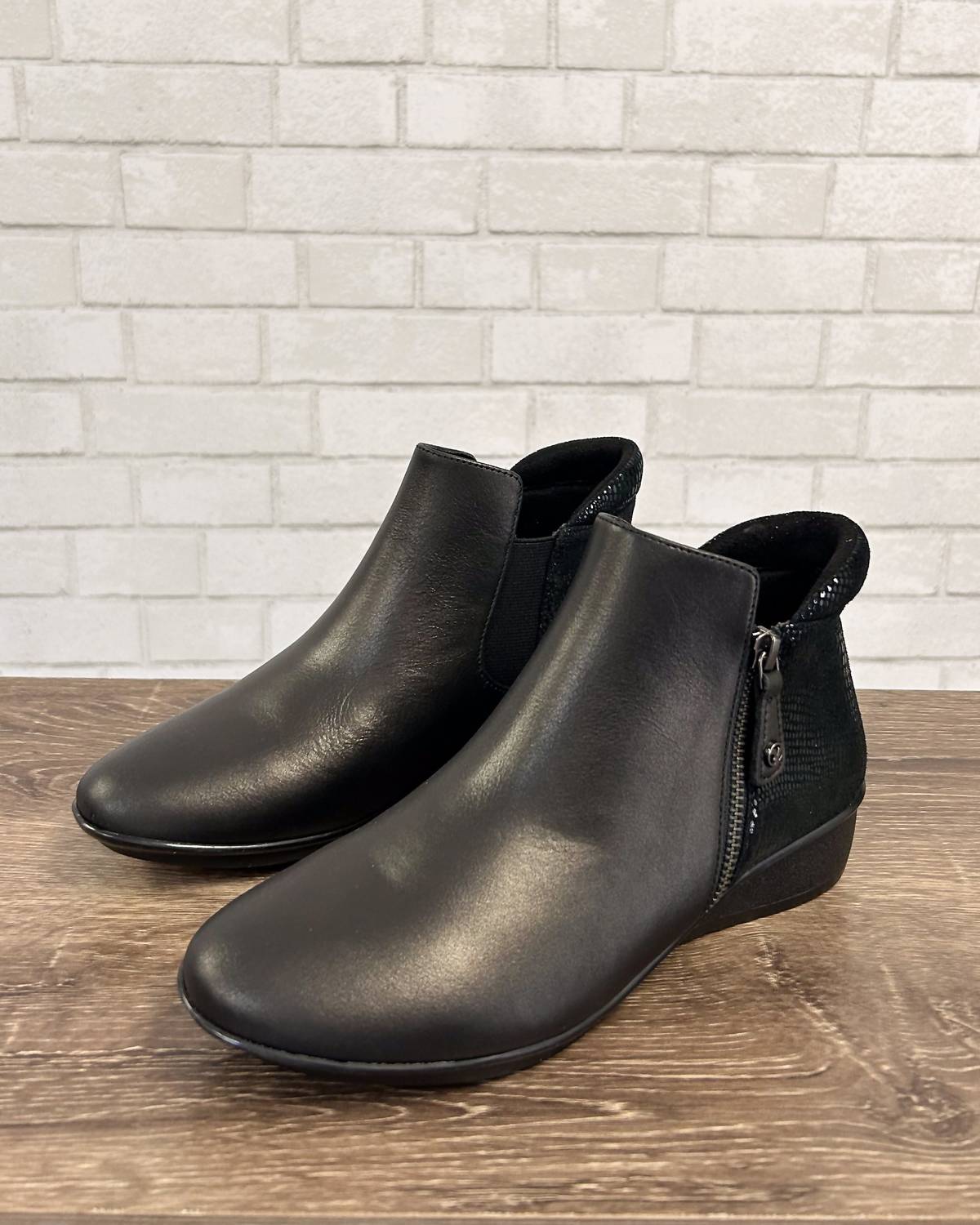 Revere - Women's Damascus Bootie