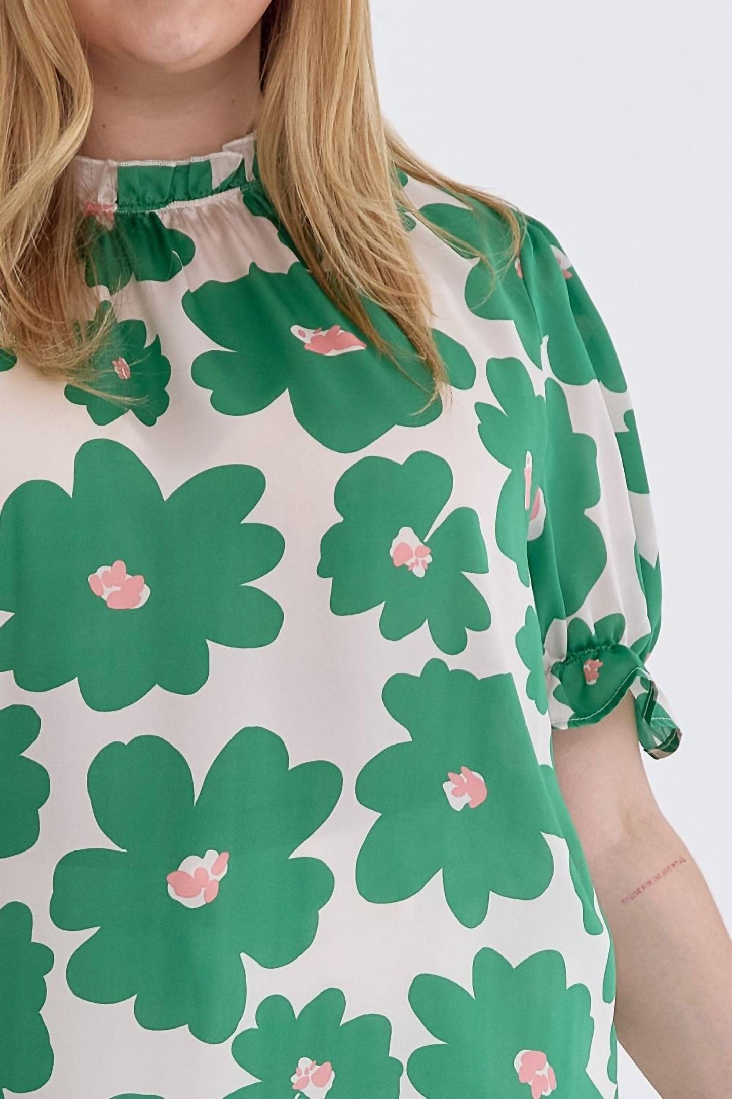 Entro - Poppy Floral Mock Neck Puff Sleeve Top