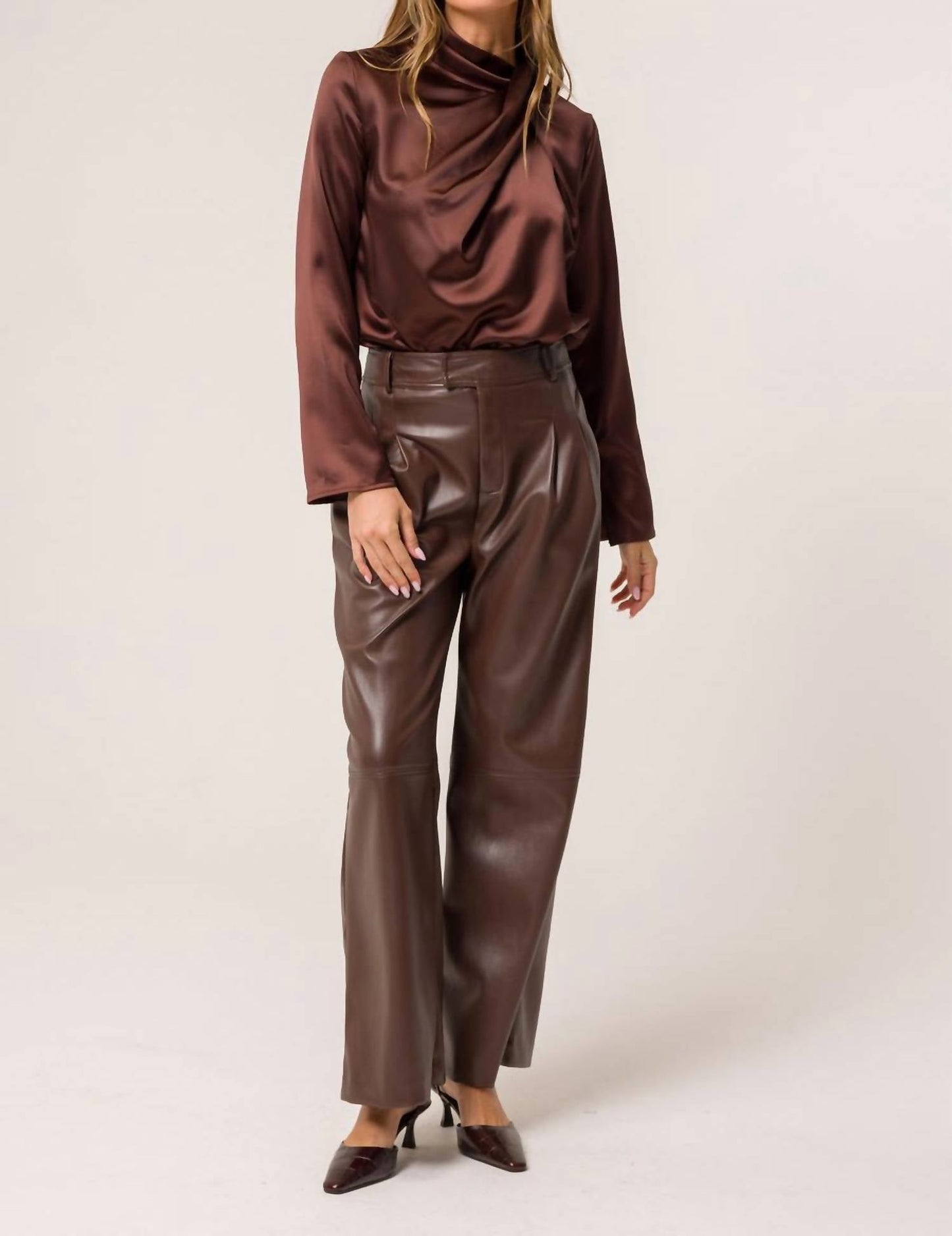 Line And Dot - Dalton Top