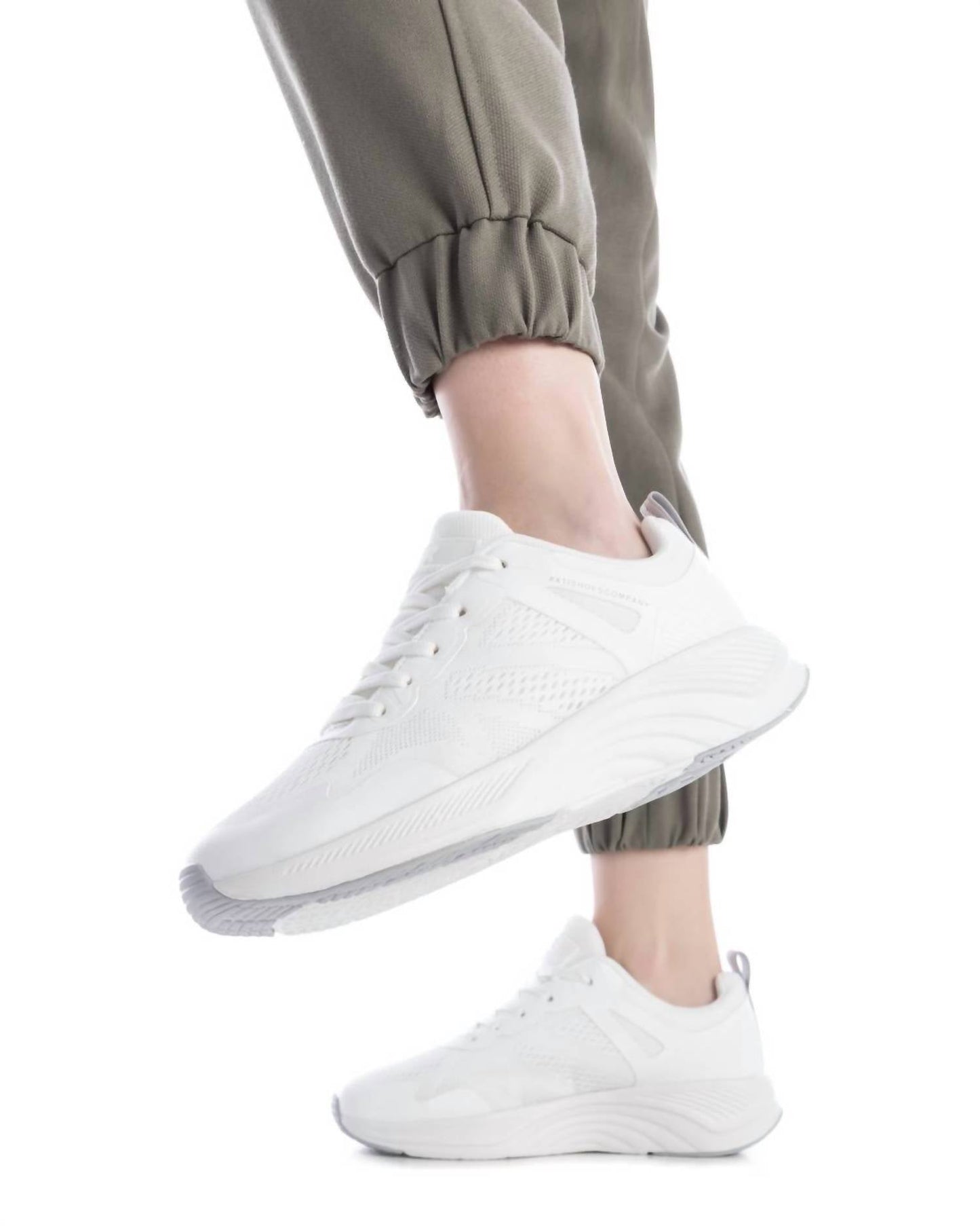 Xti - Women's Comfort Walking Sneakers