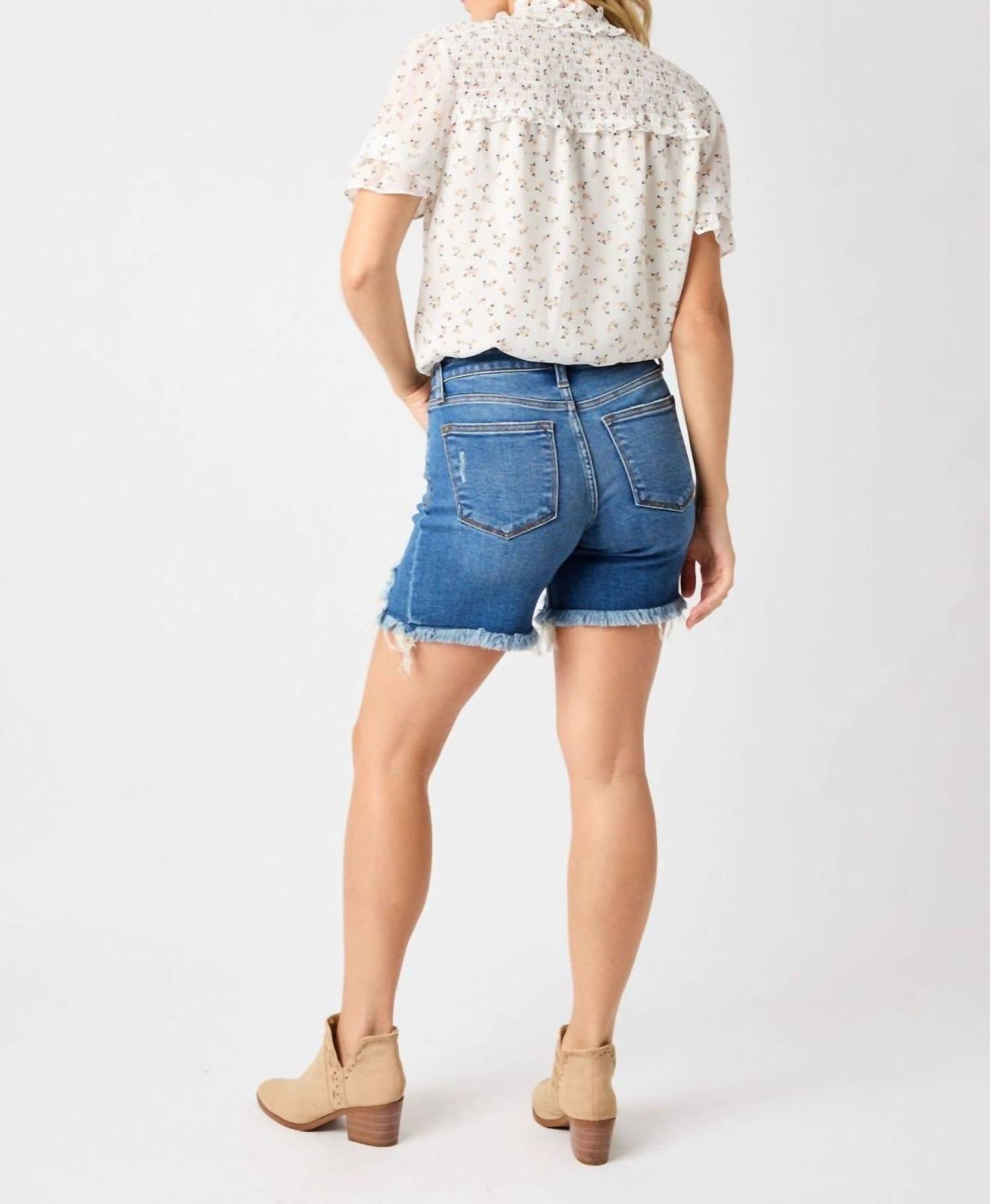 Judy Blue - Mid Rise Distressed Fray Hem Shorts