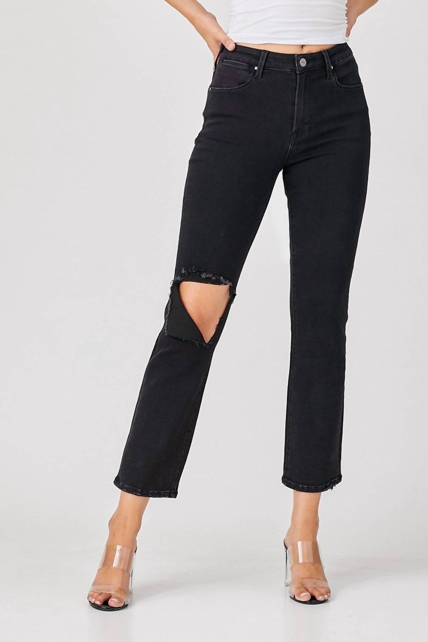 Risen - Relaxed Distressed Jeans