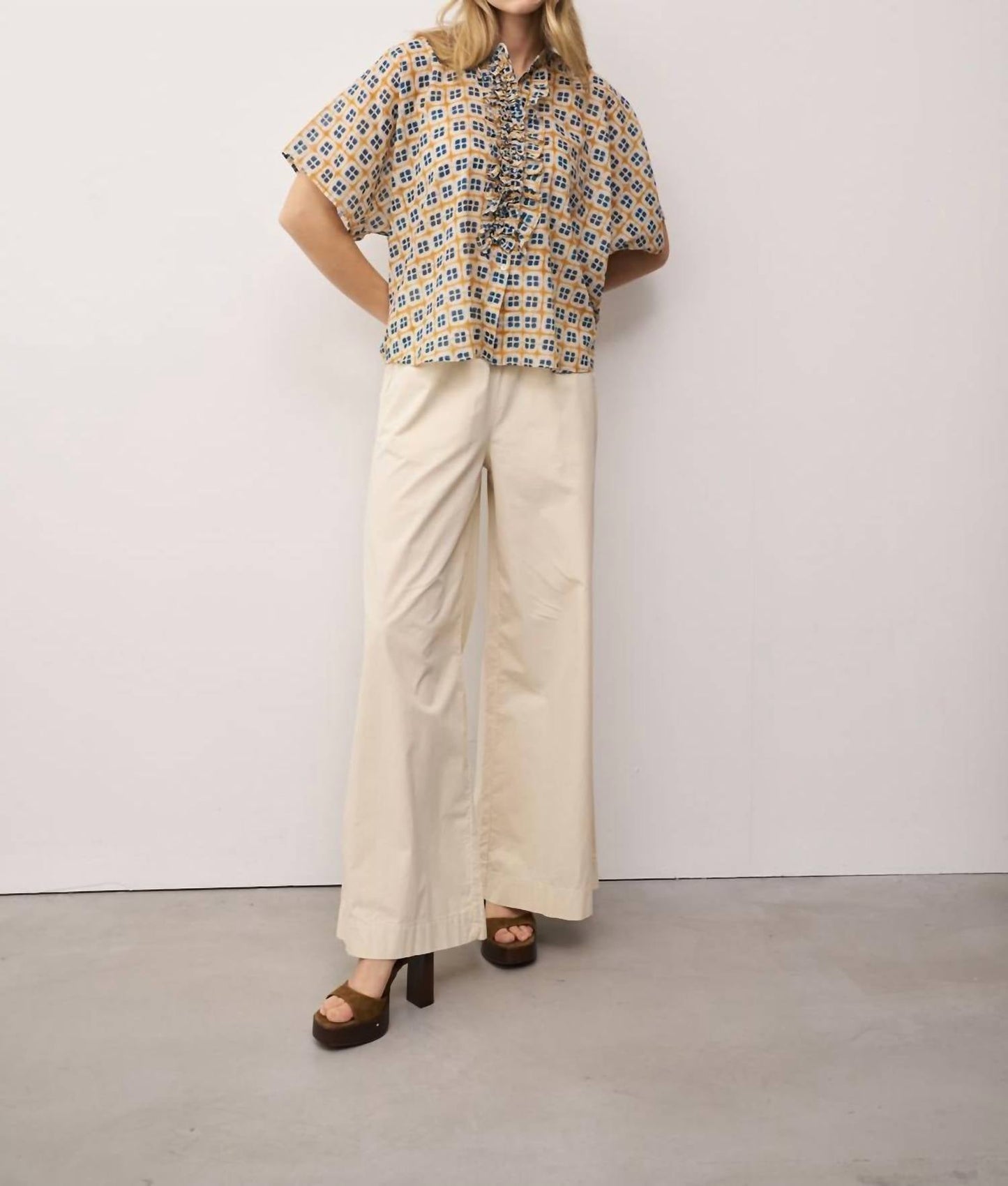 0039 Italy - Short Sleeve Ruffle Front Blouse