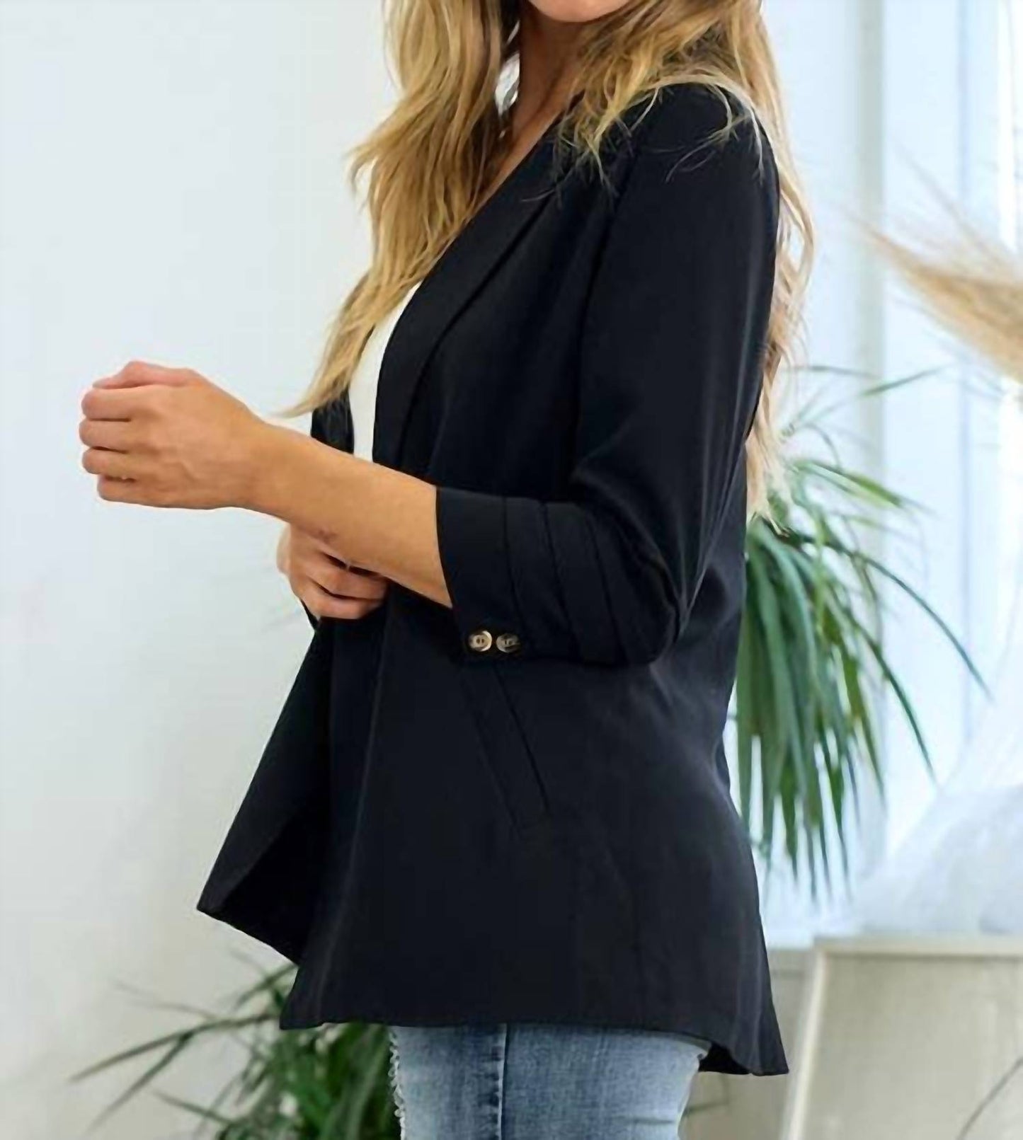 Doe And Rae - Tucked Sleeve Blazer With Pocket Detail