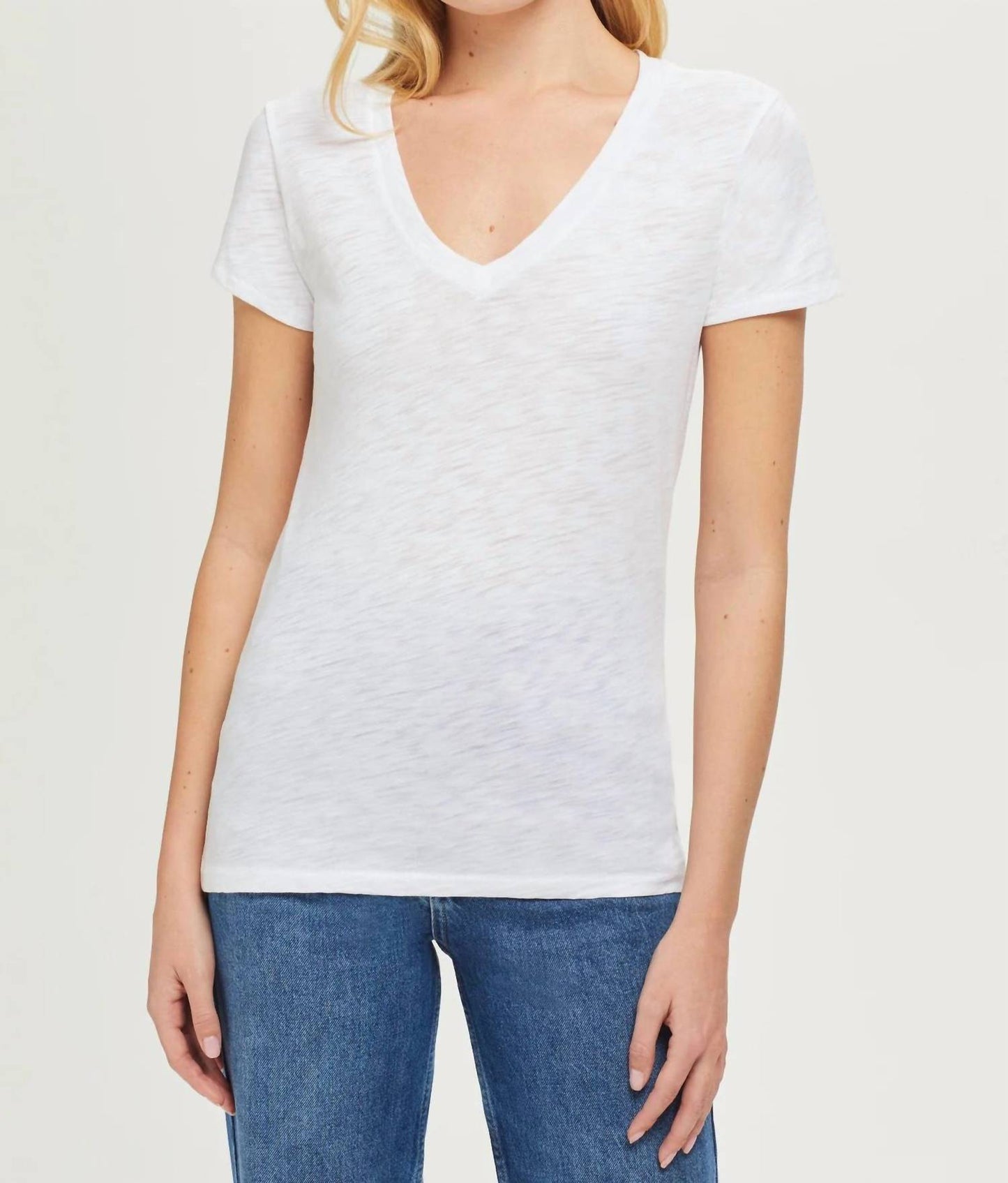 Goldie - Signature Slub V-neck Tee