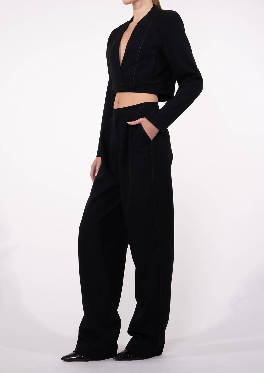 Nonchalant Label - Effie Crop Blazer