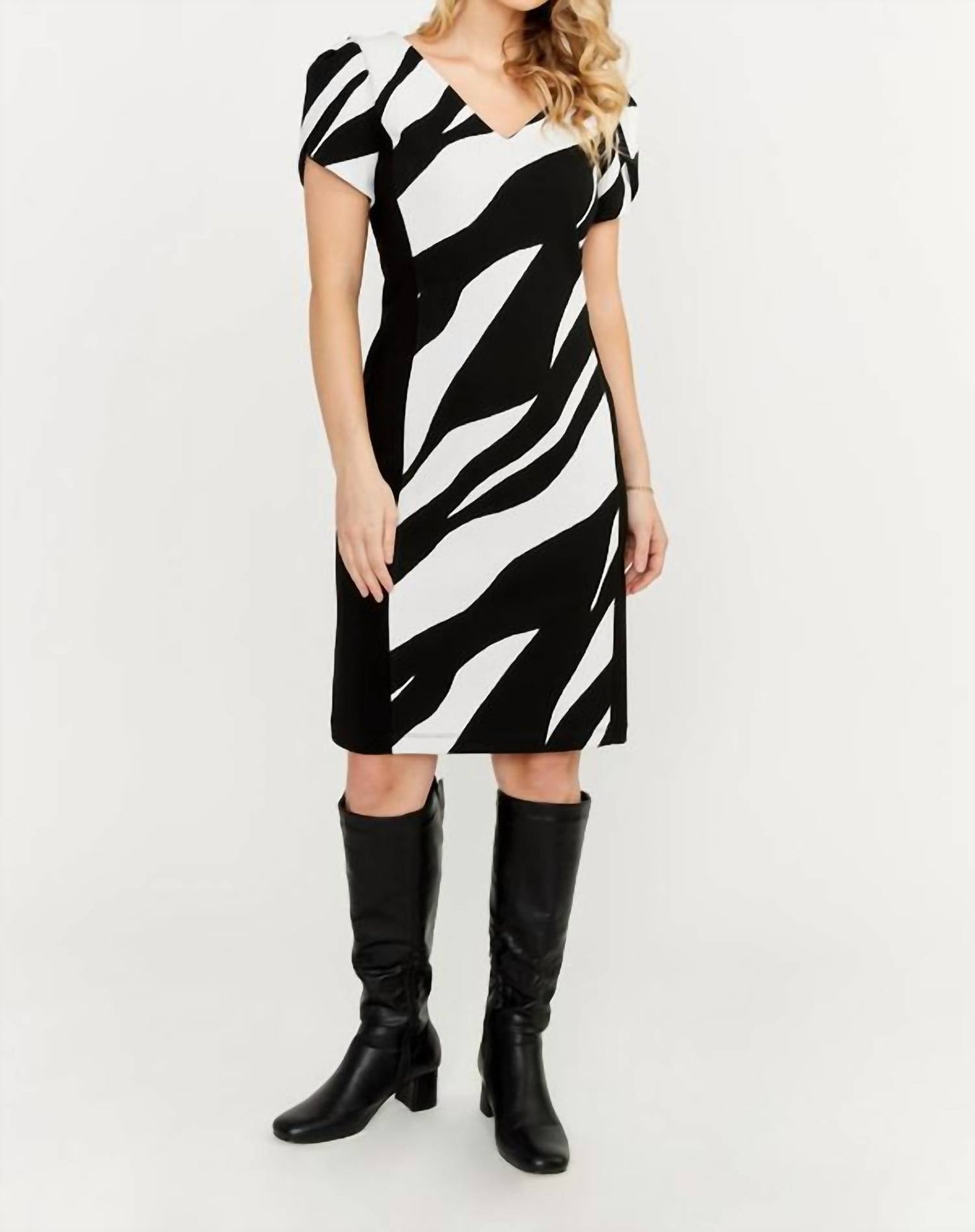 Frank Lyman - Abstract Zebra Print Dress