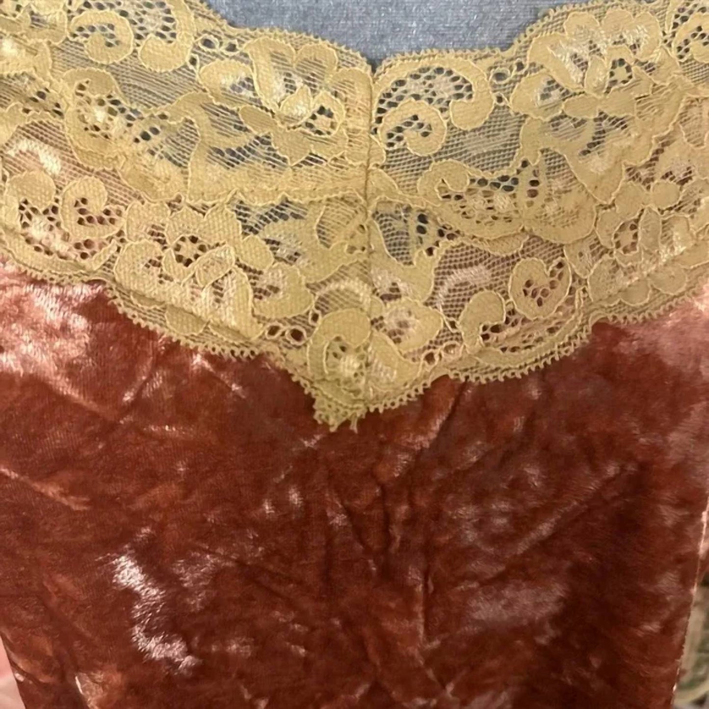 Aratta - Women's Velvet Lace Trim Cami Top