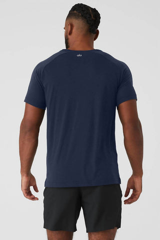 Alo Yoga - Triumph Crew Neck Tee