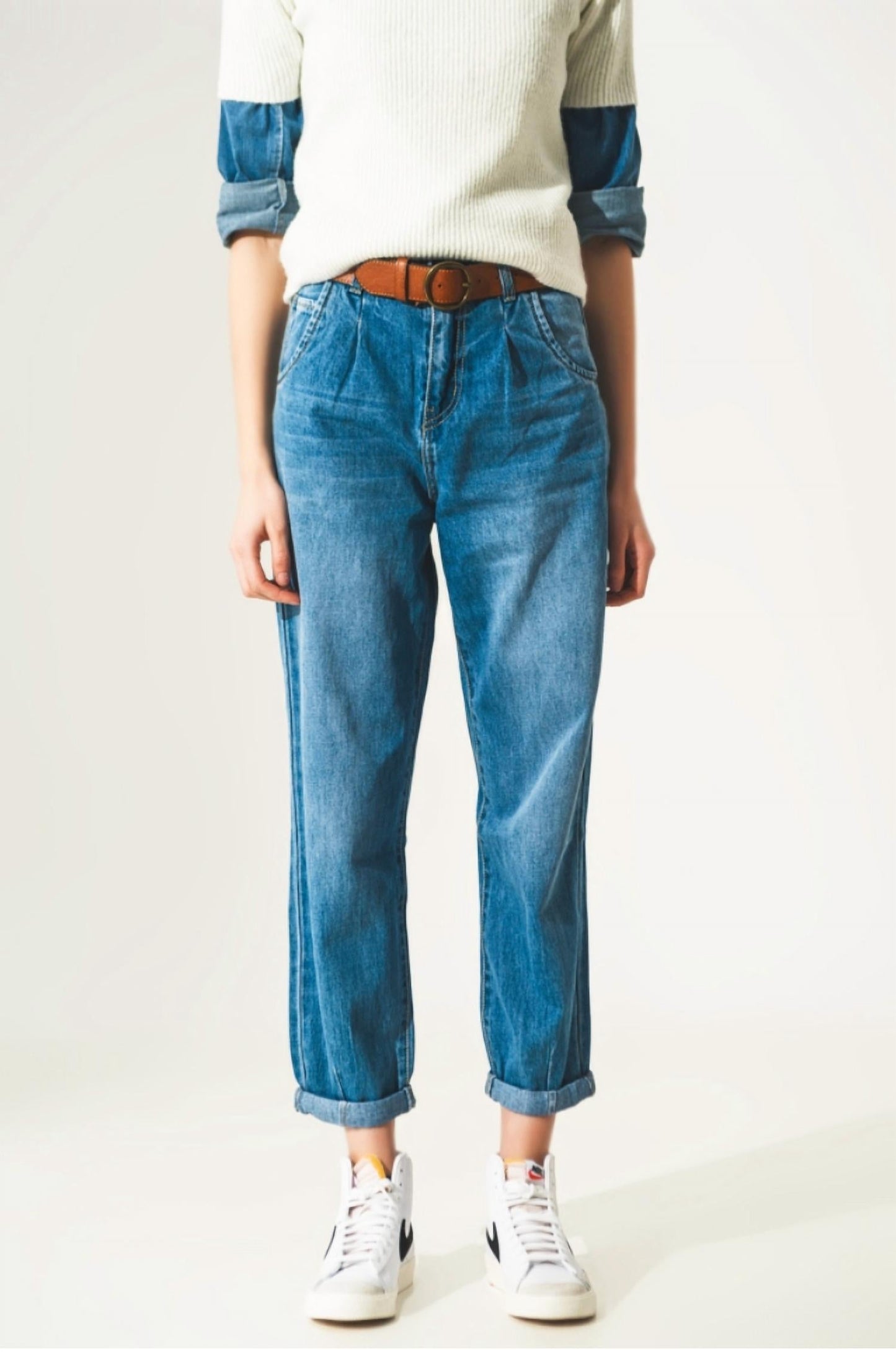 Q2 - Dare to Wear Darts at the Waist Straight Leg Jeans
