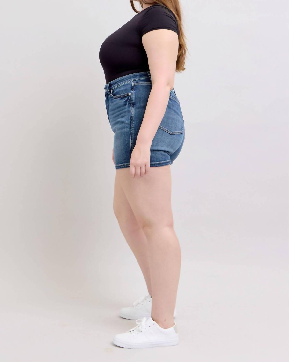 Judy Blue - Mid Rise Tummy Control Mid Length Denim Short