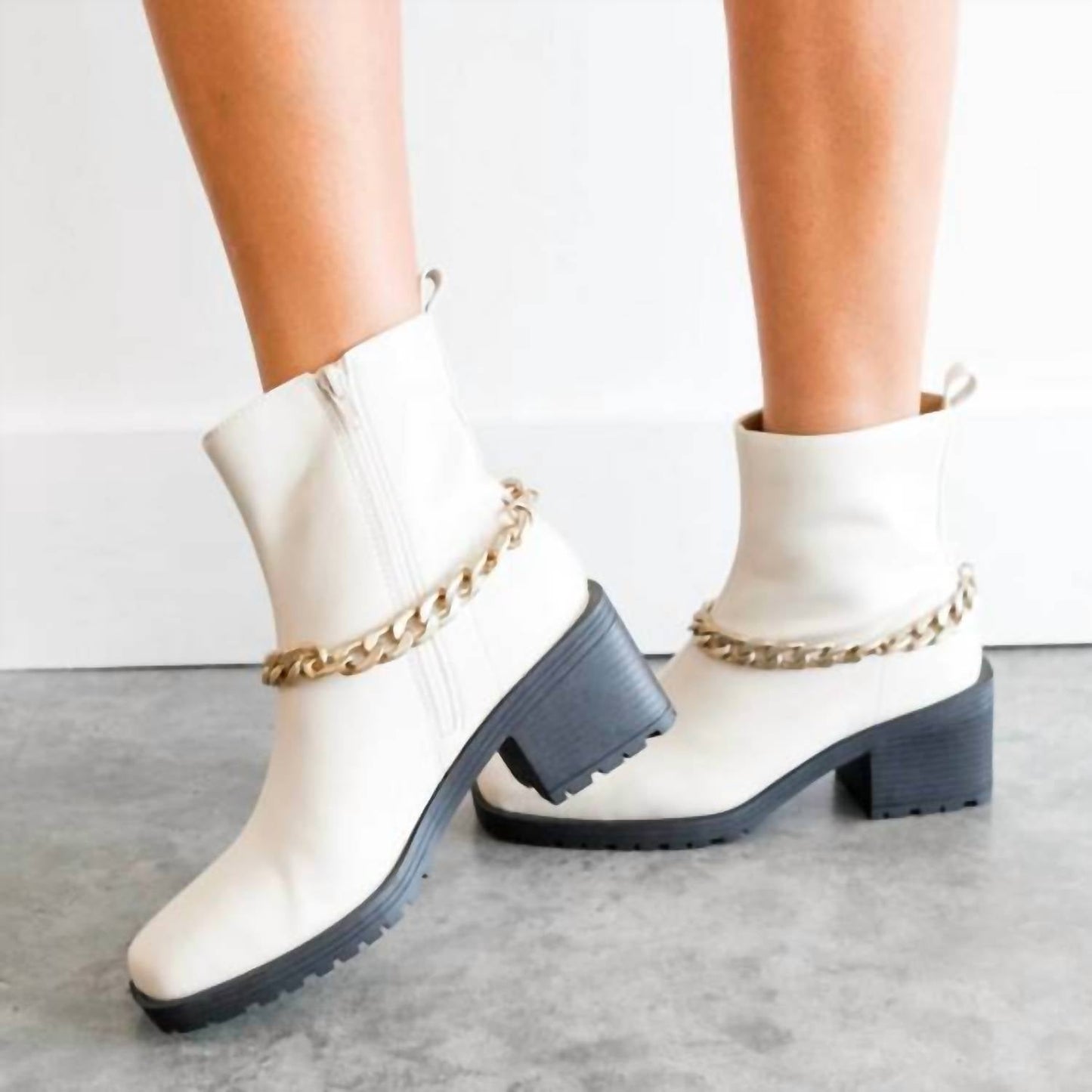 Shu Shop - Women's Yenni Leather Bootie
