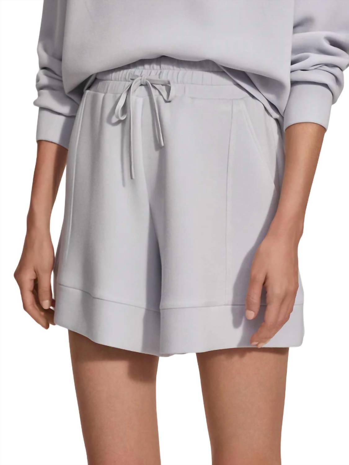 Varley - Alder High Rise Short 5.5