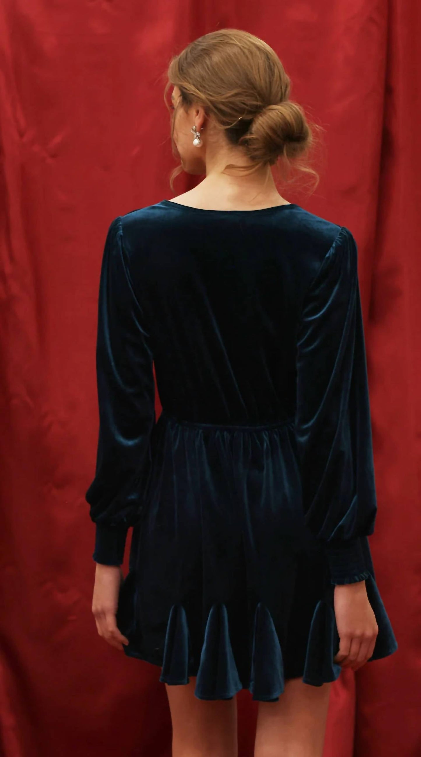 Blu Pepper - Velvet Split Collar Godet Mini Dress