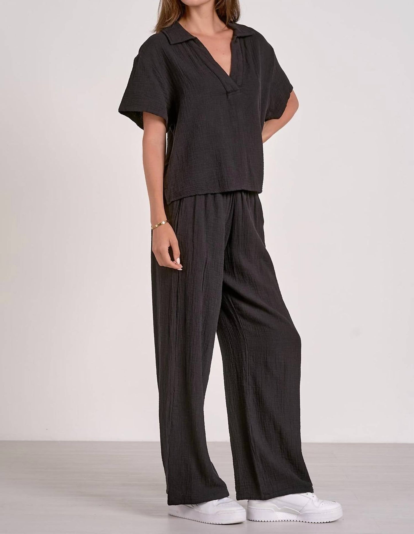 Elan - Short Sleeve V-neck Gauze Top