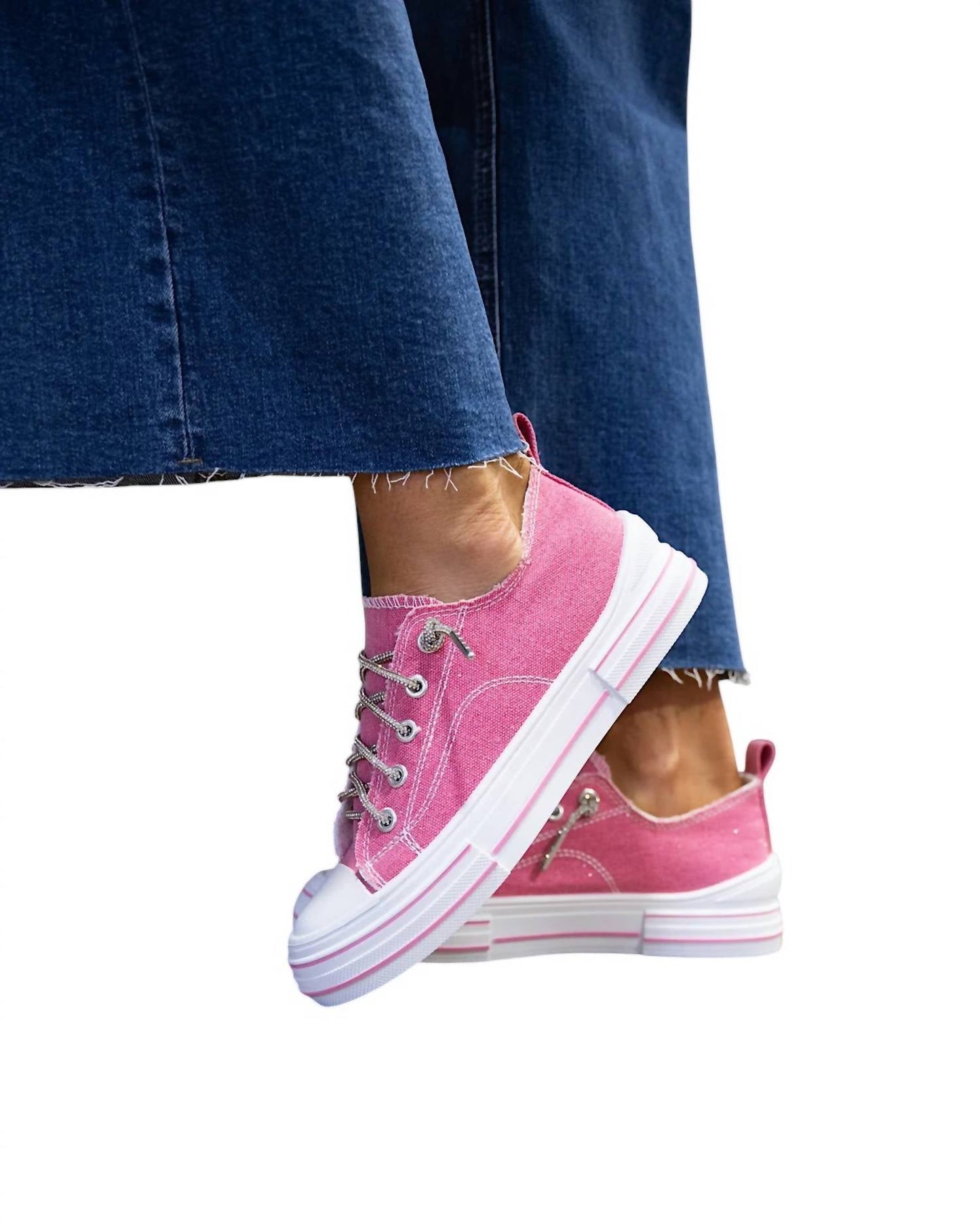 Very G - Women's Slip-on Sneakers With Sparkle Laces