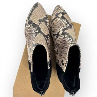 Naked Feet - Women's Chi Bootie