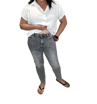 Judy Blue - High Rise Slim Fit Jeans